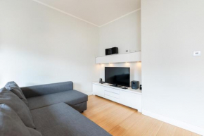 Special Offer! Bright & Central Apt - Up to 4